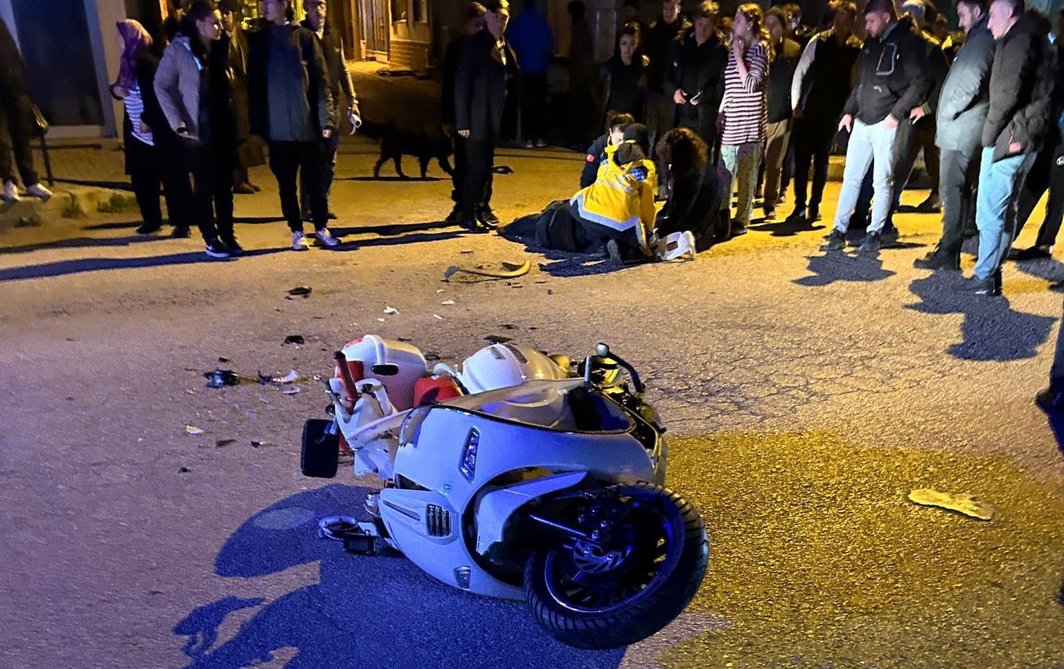 Gönen’de kaza: Motosiklet sürücüsü yaralandı, otomobil sürücüsü kaçtı