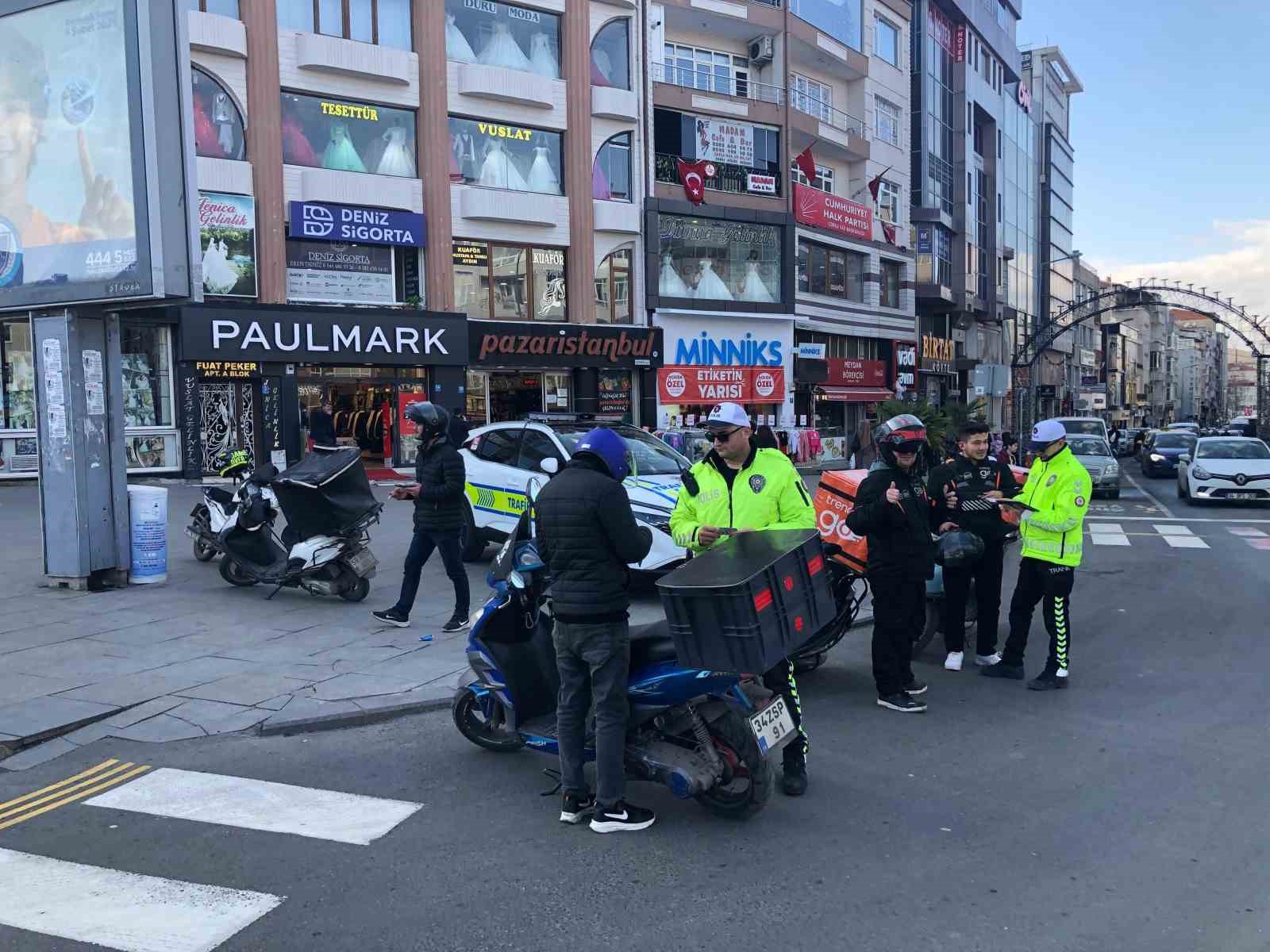 &Ccedil;orlu&rsquo;da motosikletliler denetlendi
