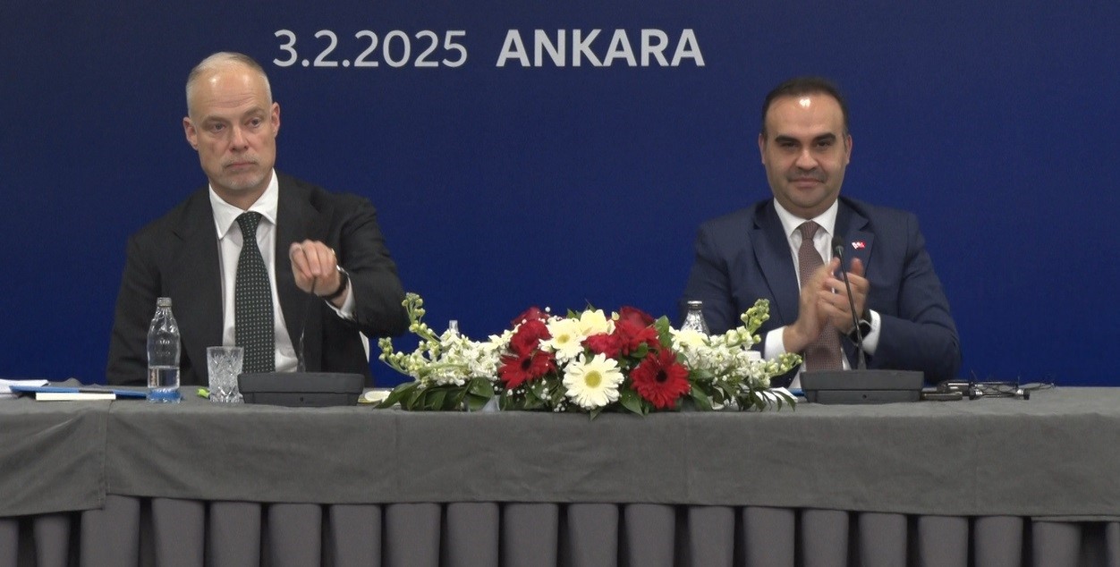 Bakan Kacır: "Ar-Ge, yatırım ve tedarik planlamaları ve nitelikli insan kaynağı yatırımları, Türk savunma sanayiini küresel ölçekte devler ligine taşıdı"