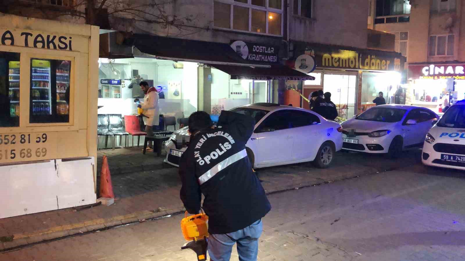 Kahvehane &ouml;n&uuml;nde silahlı saldırı: 1 yaralı
