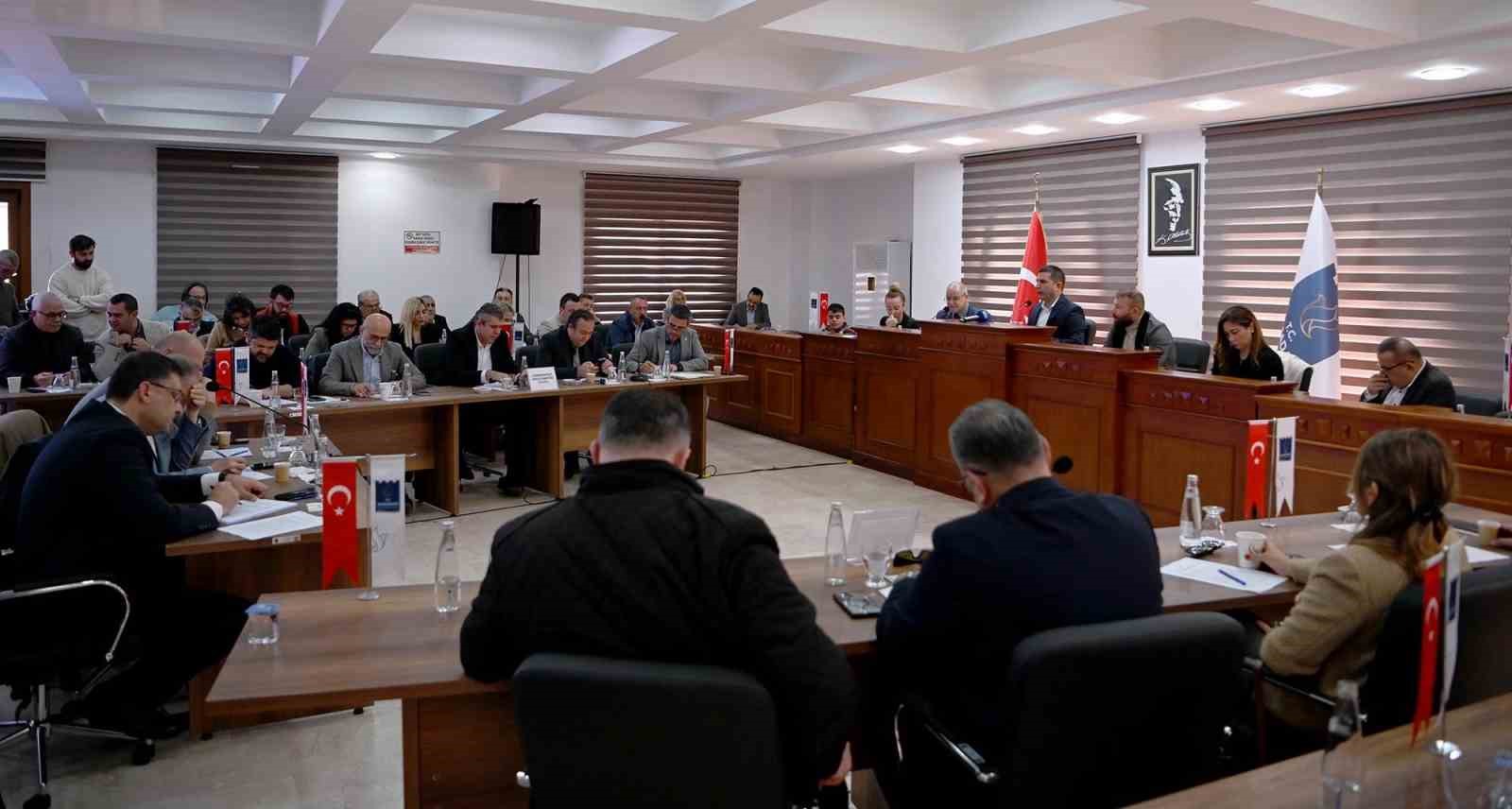 Kuşadası Belediye Meclisi Şubat ayı Toplantısı Davutlar&rsquo;da yapıldı
