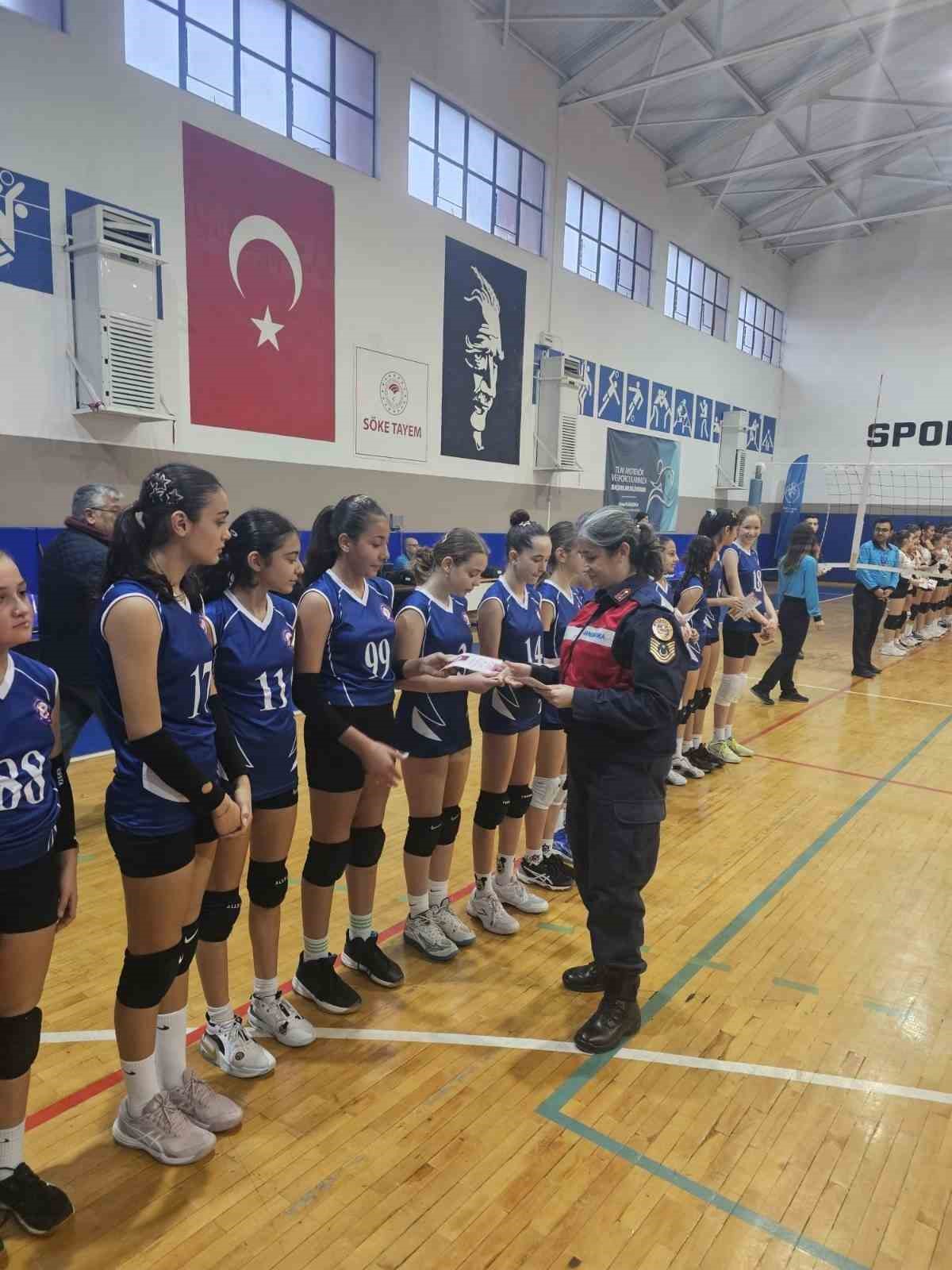 S&ouml;ke&rsquo;deki ma&ccedil;ta Jandarmadan bilgilendirme
