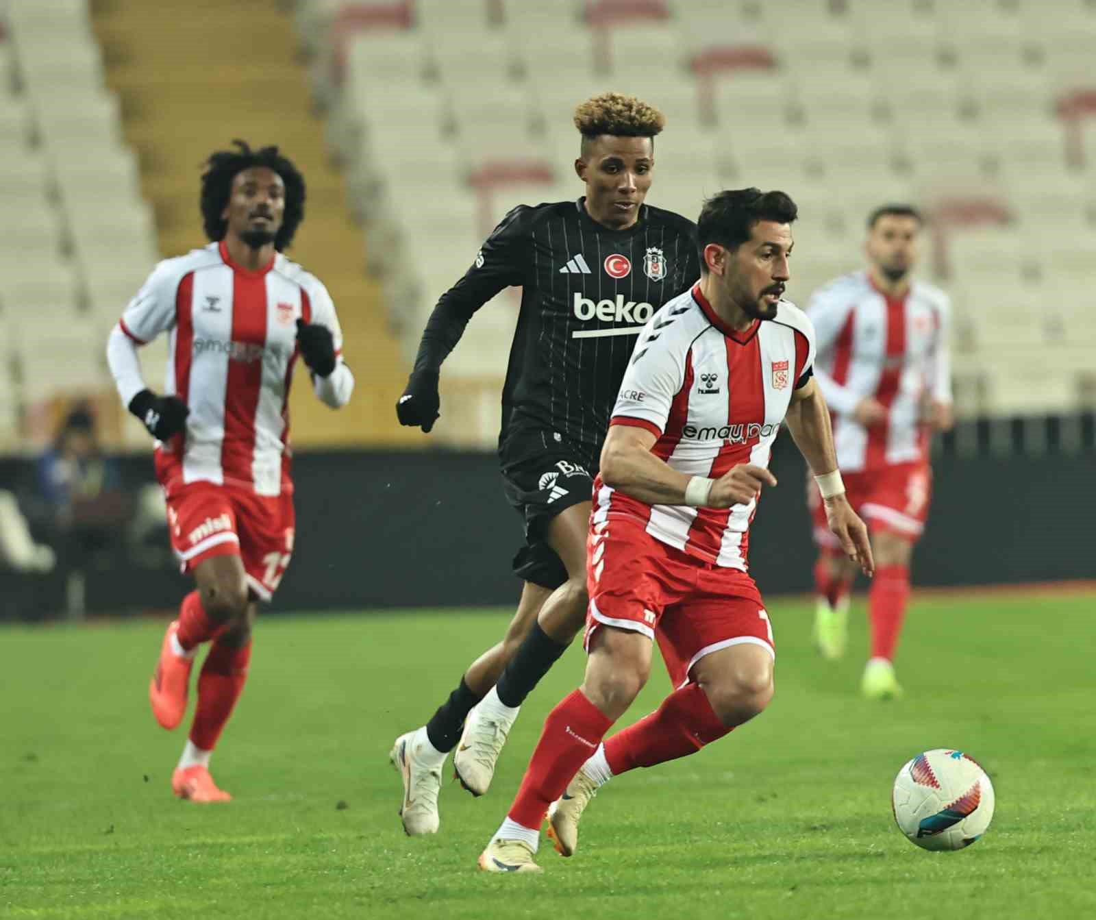 Sivasspor - Beşiktaş ma&ccedil;ının biletleri satışa &ccedil;ıktı
