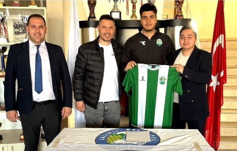 Salihli&rsquo;de S&uuml;per Amat&ouml;r K&uuml;me ekibinden 5 transfer birden
