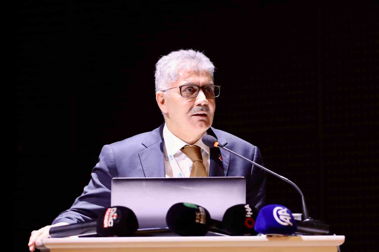 Vali Çelik, Atatürk’ ün Niğde’ye gelişinin 91. yıl dönümünü mesajla kutladı