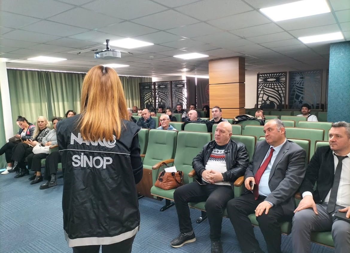 Sinop’ta bağımlılıkla mücadele semineri