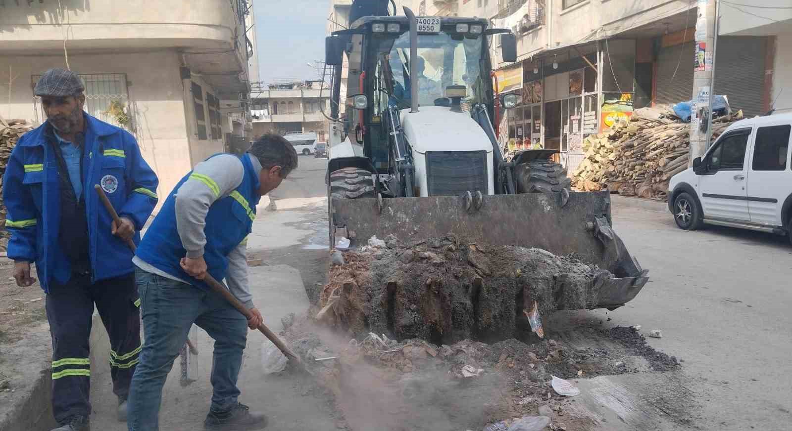 Mersin’de inşaat atıkları temizleniyor
