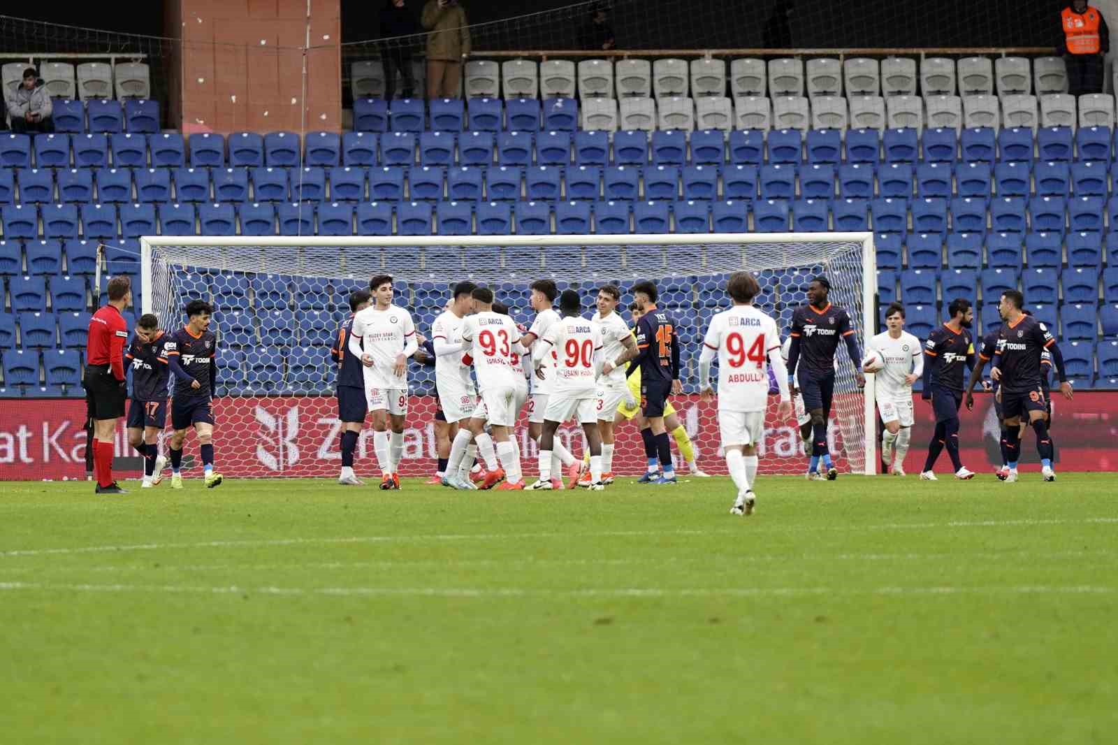 Ziraat Türkiye Kupası: Başakşehir: 2 - Çorum FK: 1 (İlk yarı)
