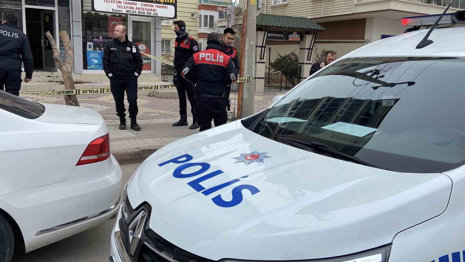 Amcası tarafından bıçaklandı, 