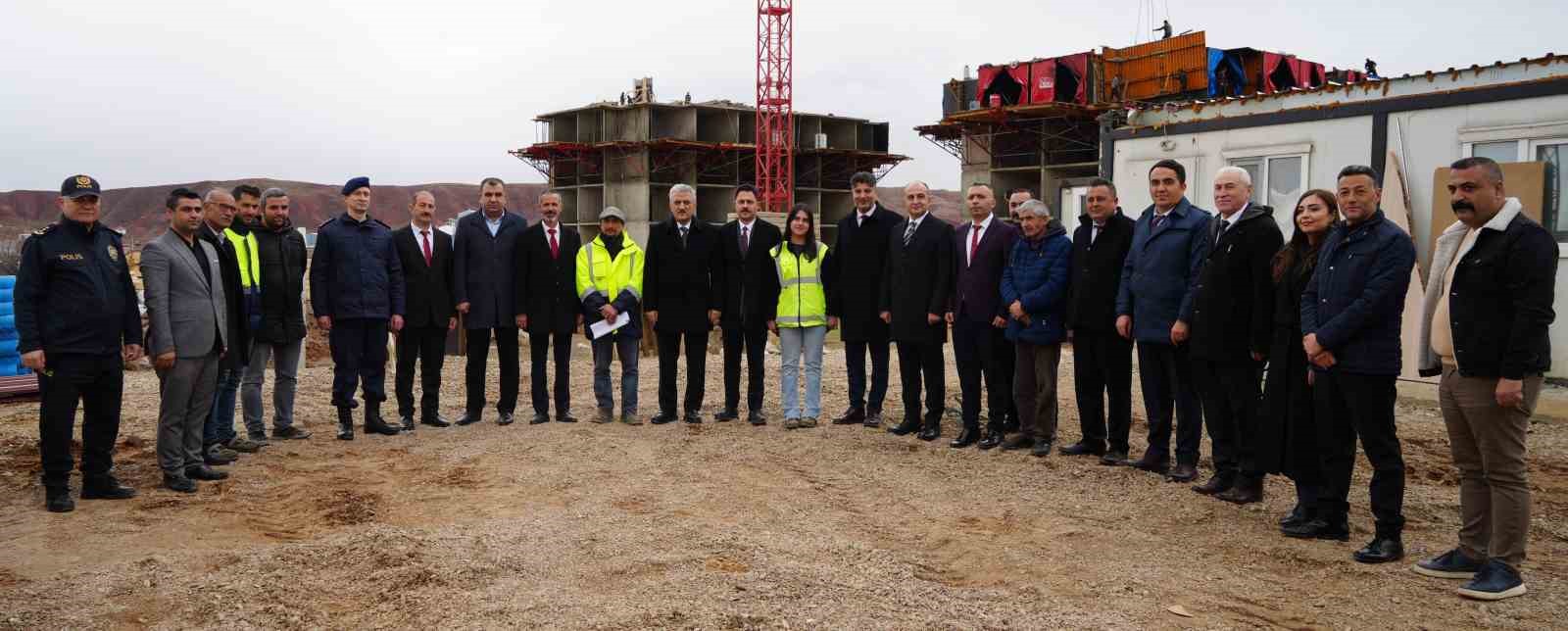 Kırıkkale Valisi Makas, Çerikli beldesinde esnaf ve vatandaşlarla buluştu
