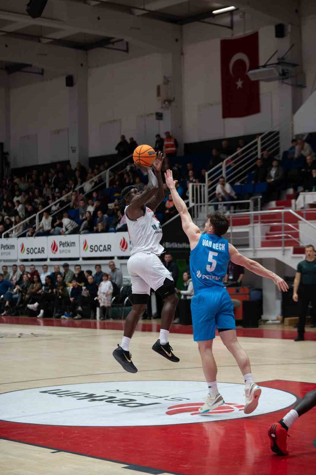 Basketbol Şampiyonlar Ligi: Aliağa Petkimspor: 87 - Pallacanestro Reggiana: 91
