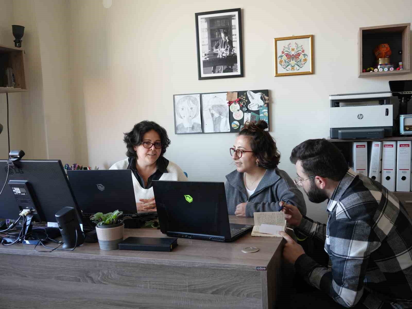 Üniversite öğrencileri, çalıştayda dinlediklerinden etkilenerek engelliler için engelsiz park tasarladı