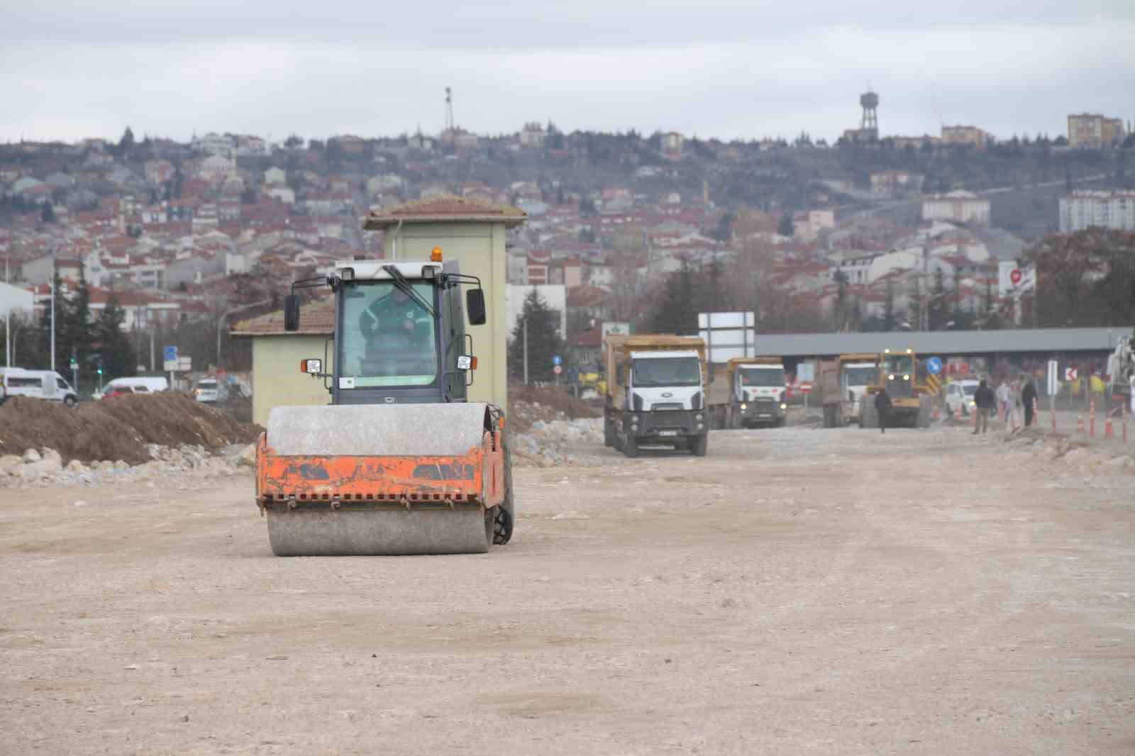 Alpu ve Seyitgazi yollarında genişletme ile iyileştirme &ccedil;alışmaları devam ediyor

