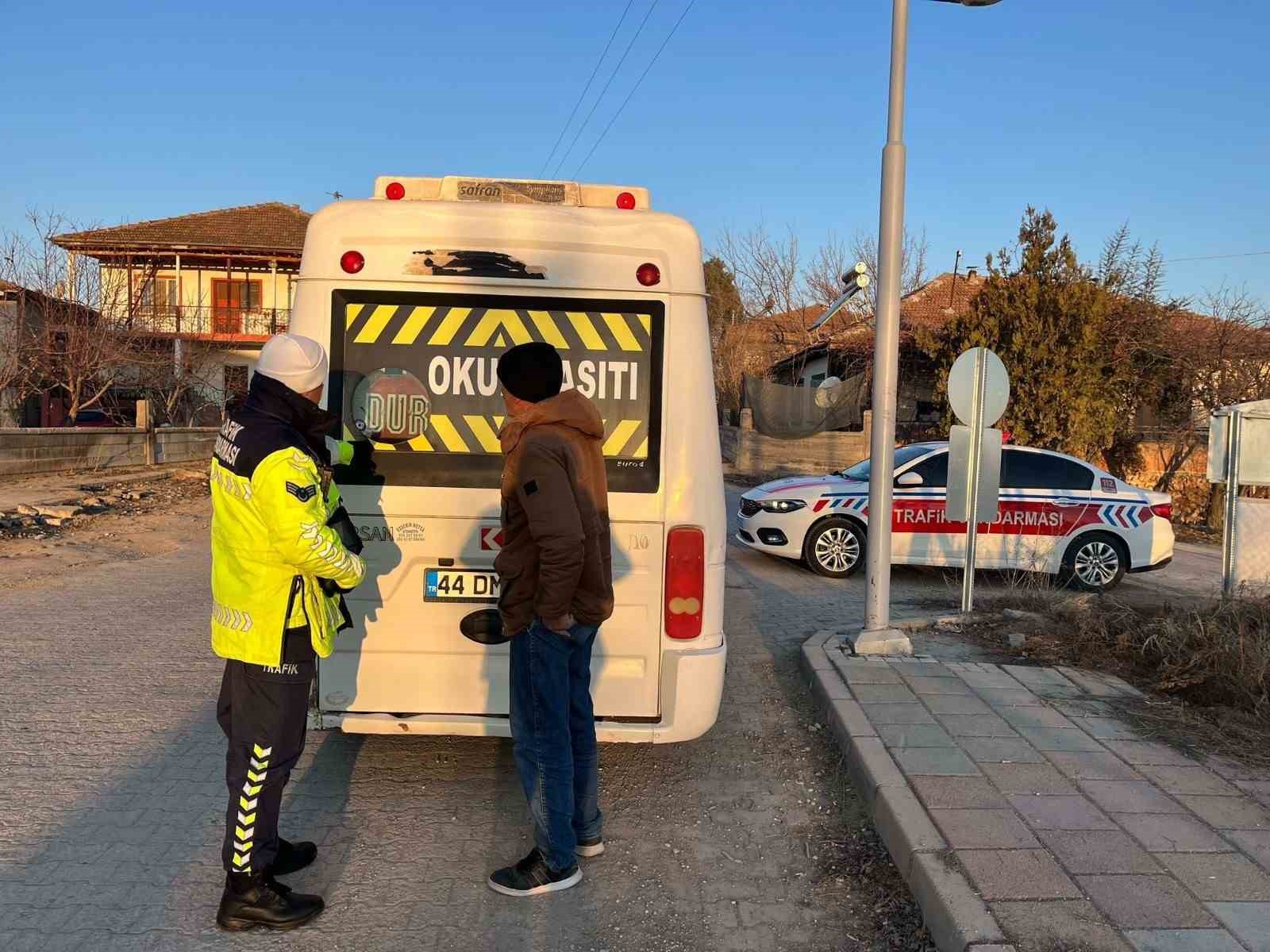 Malatya&rsquo;da jandarmadan servis ara&ccedil;larına denetim
