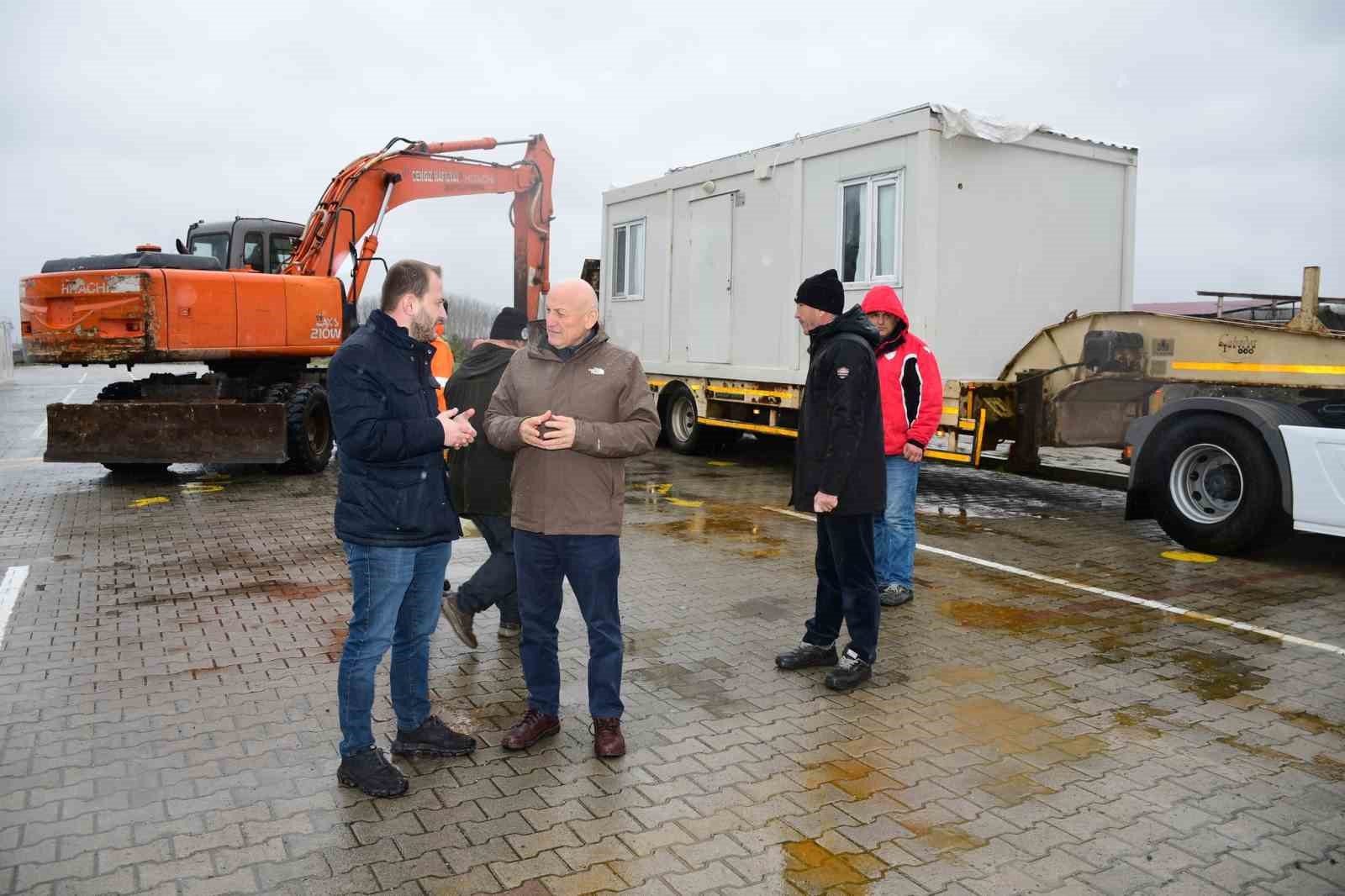 Evi yanan aileye yardım eli