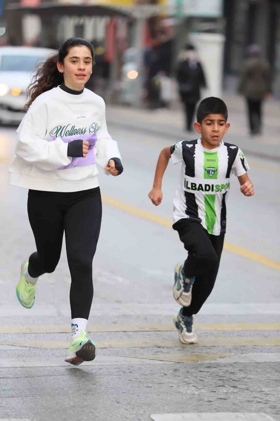 Denizli&rsquo;de Atat&uuml;rk Yol Koşusu yapıldı
