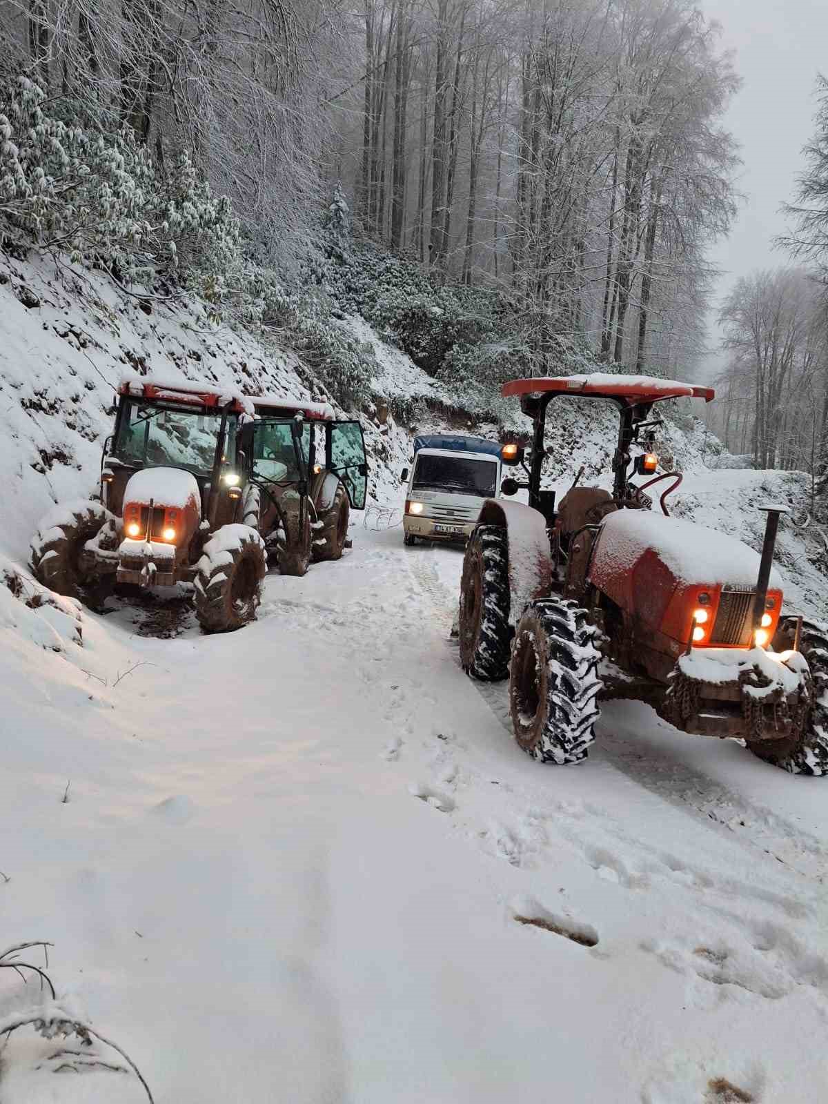 Bartın&rsquo;da beklenen kar yağışı başladı
