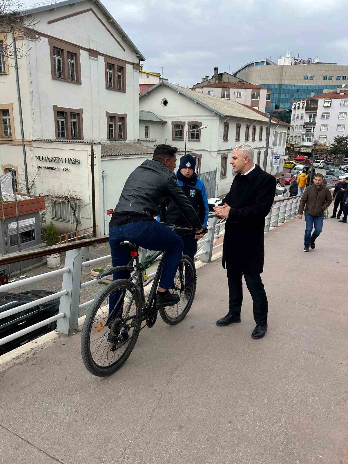 Zabıtadan vatandaşın talebine anında cevap
