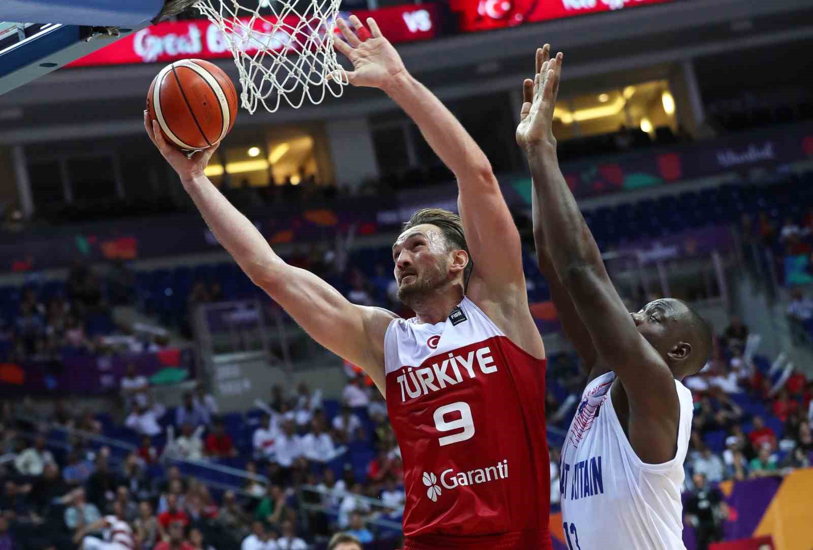 Semih Erden, basketbolu bıraktığını açıkladı
