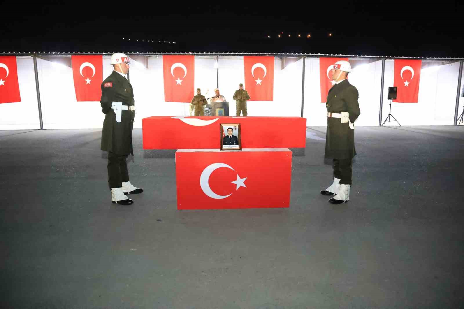 Şehit Uzman Çavuş Mustafa Bazna’nın naaşı memleketine uğurlandı