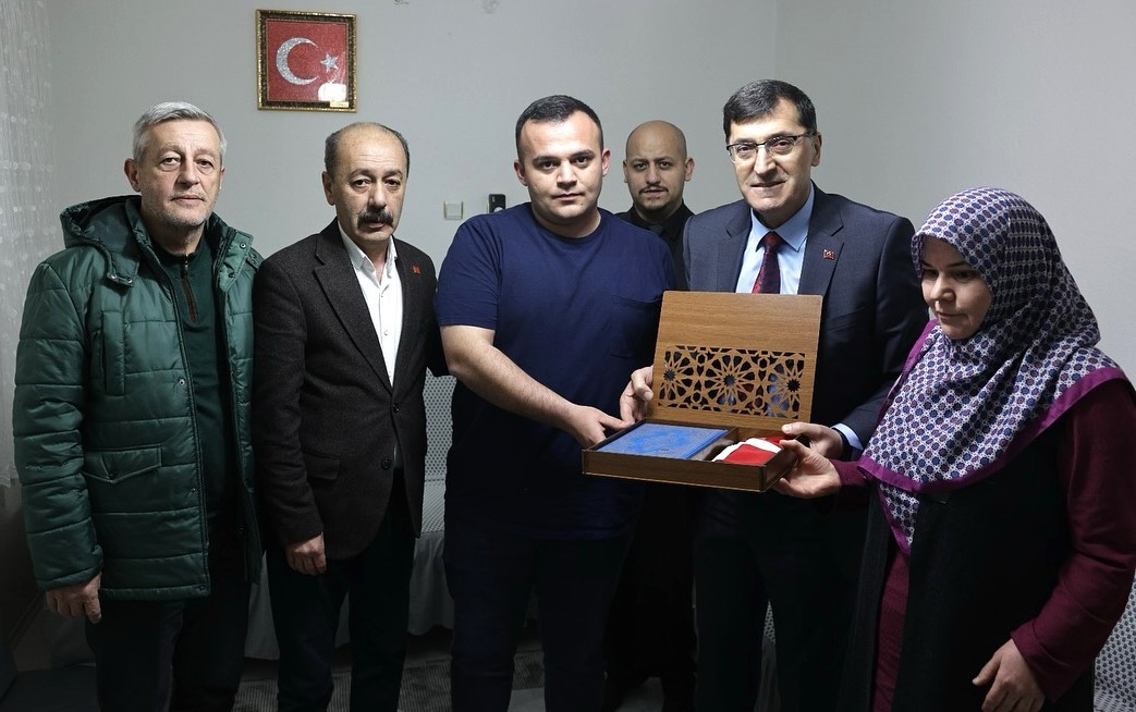 Başkan Eyüp Kahveci’den şehit ailesine anlamlı ziyaret