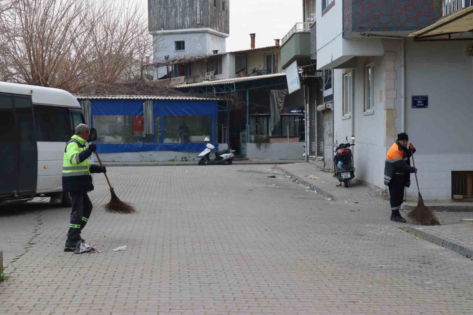 Nazilli Belediyesi’nin temizlik çalışmaları sürüyor
