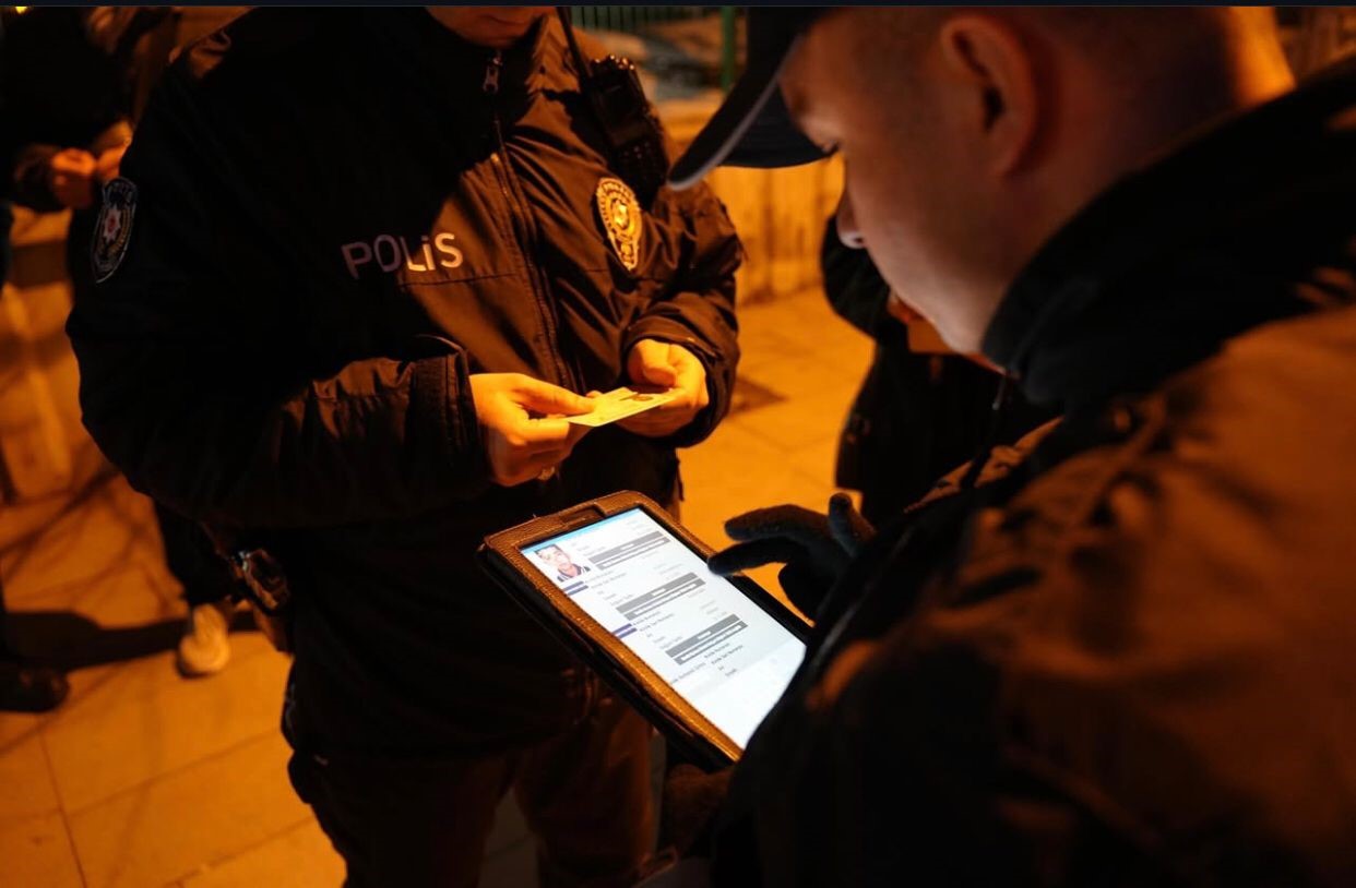 Isparta&rsquo;da g&uuml;ven ve huzur denetiminde 4 bini ge&ccedil;kin kişi sorgulandı
