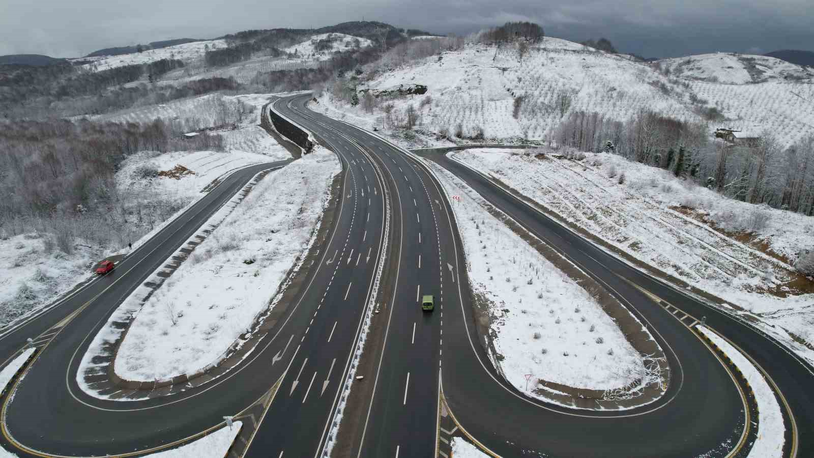 Zonguldak’ta kar manzarası havadan görüntülendi
