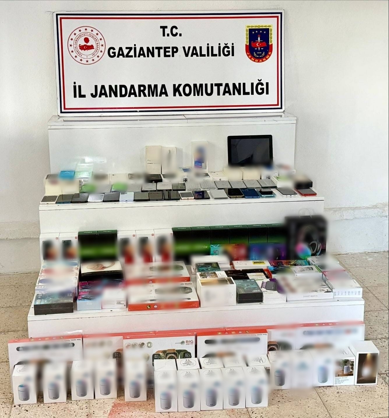 Gaziantep&rsquo;te uyuşturucu ve kaçakçılık operasyonlarında 15 şahıs tutuklandı