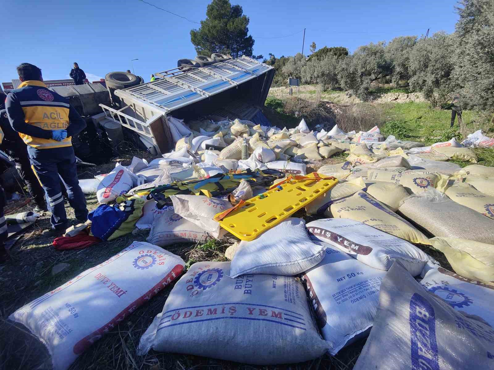 Kendisini kurtaran komisere sımsıkı sarıldı
