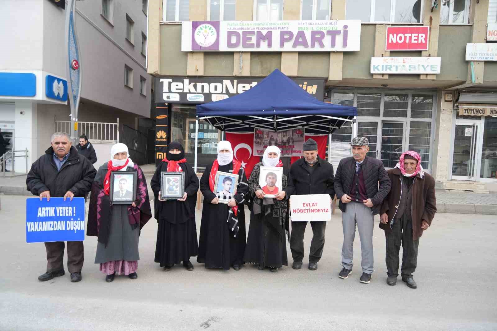 Muş&rsquo;ta ailelerin evlat n&ouml;beti devam ediyor
