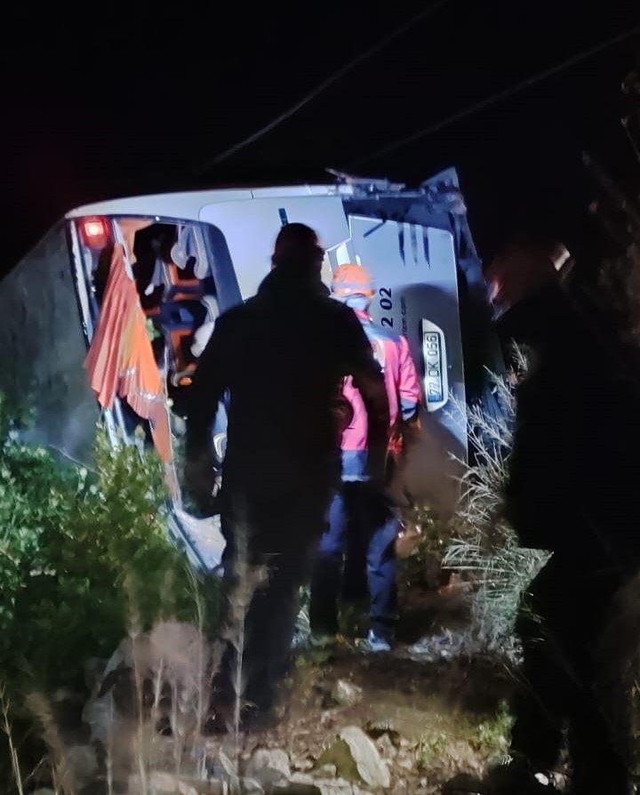 Antalya&rsquo;da şarampole yuvarlanan otob&uuml;ste eşini kaybeden kadın: "Son s&ouml;z&uuml; nefes alamıyorum oldu"
