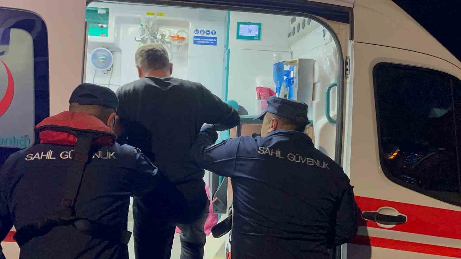 Bozcaada’da rahatsızlanan vatandaşlar Sahil Güvenlik ekiplerince tahliye edildi