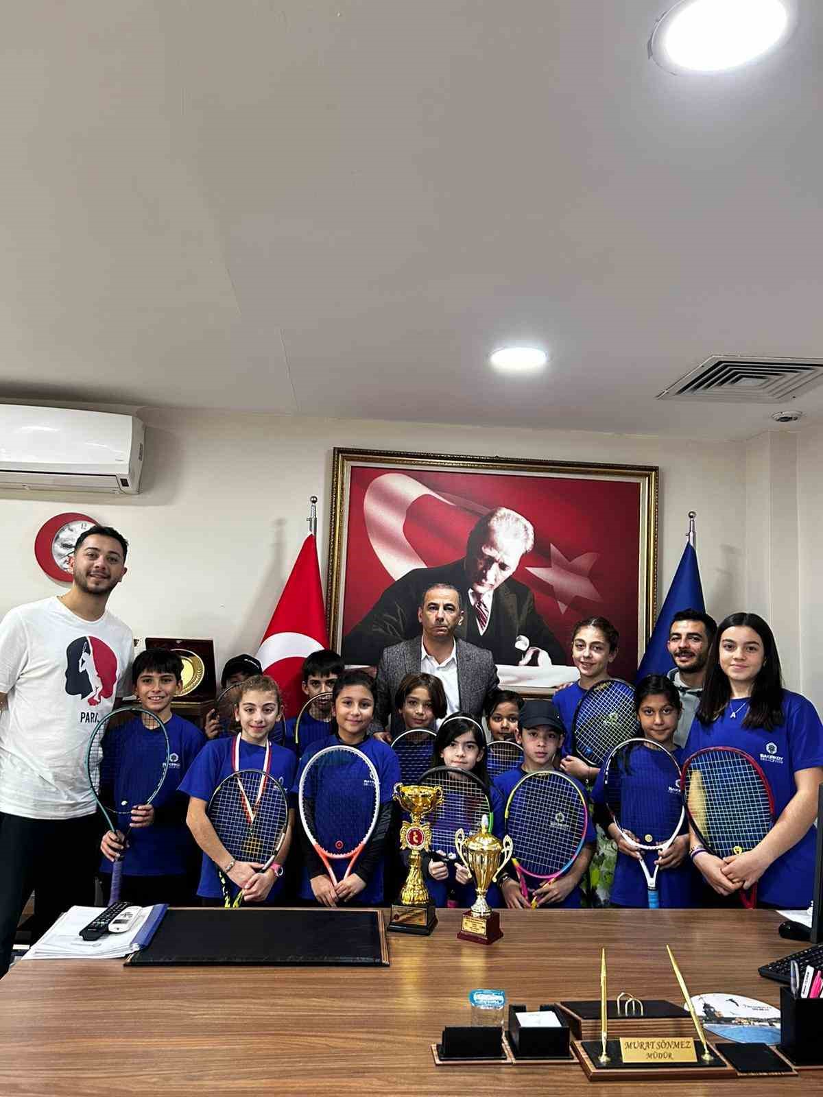 Bakırköy Belediyesi spor kulübü öğrencileri başarıya koşuyor