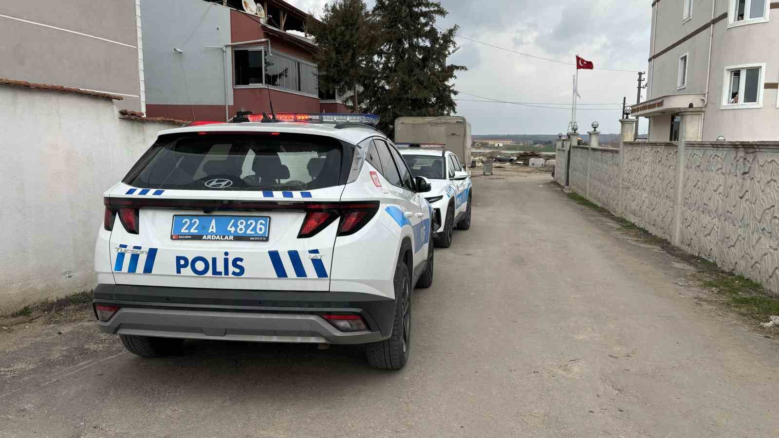 Polisten kaçan 16 yaşındaki sürücü evinin bahçesinde yakalandı
