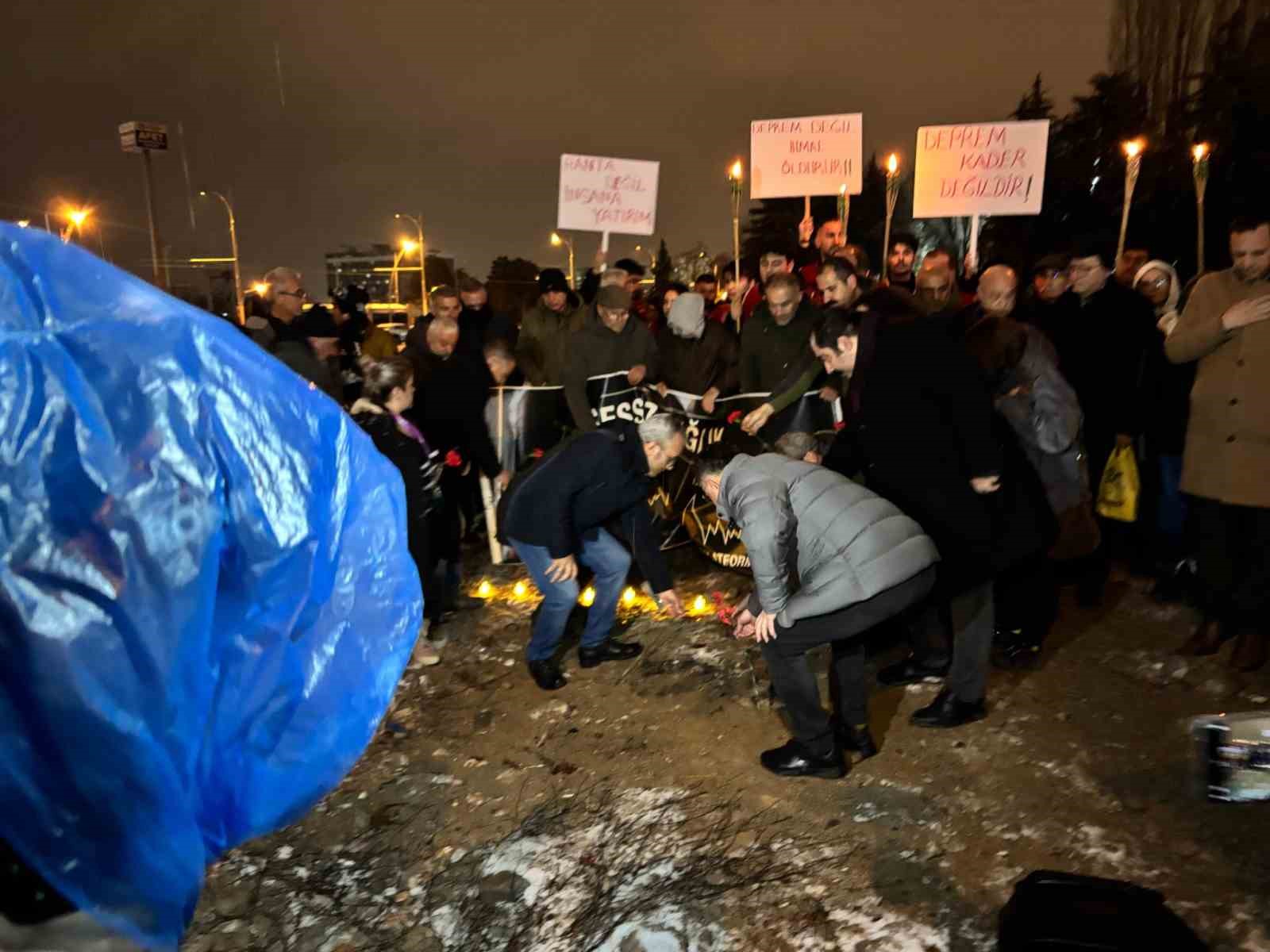 Malatya’da depremde hayatını kaybedenler 04.17’de unutulmadı
