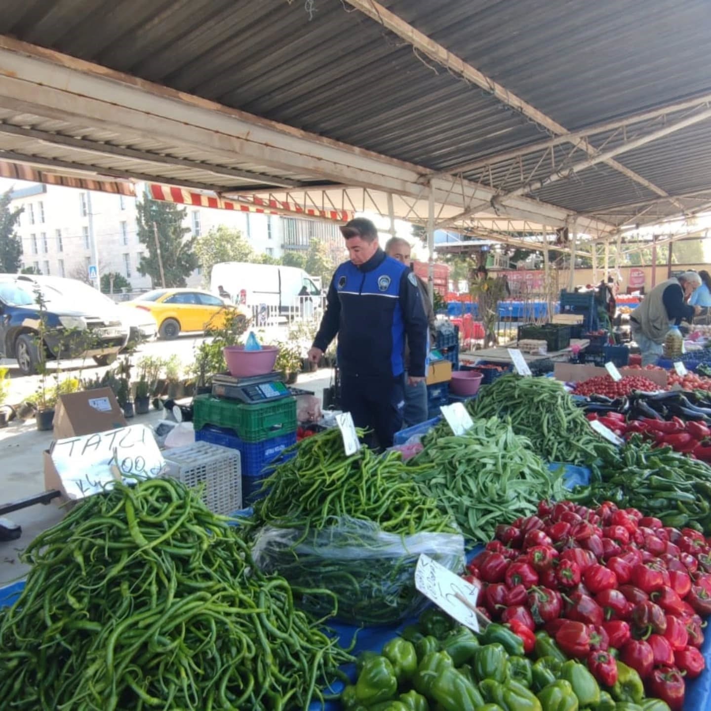 Didim’de zabıta ekipleri denetimlerine devam ediyor
