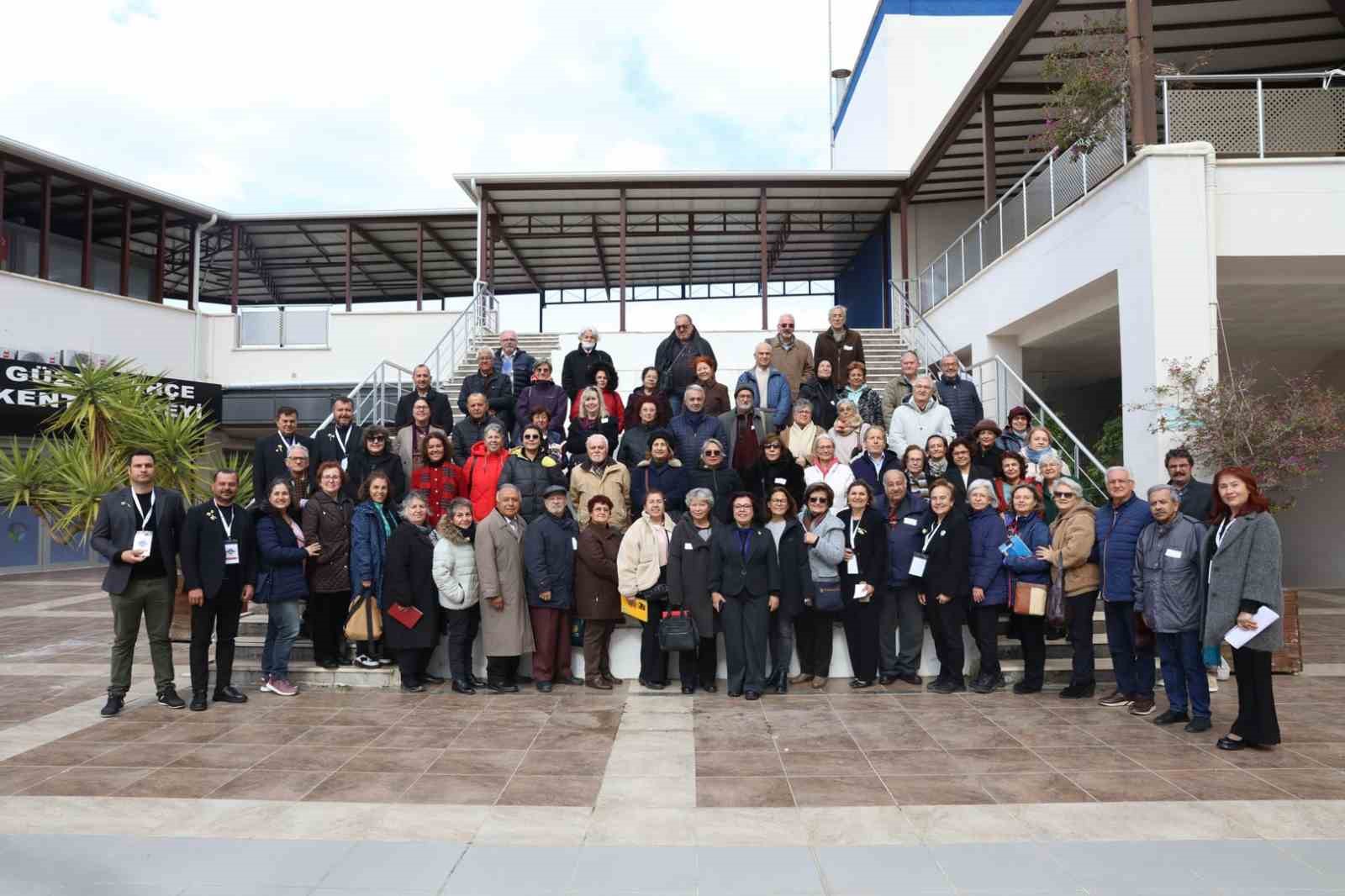 Güzelbahçe 3. Yaş Üniversitesi eğitimleri başladı
