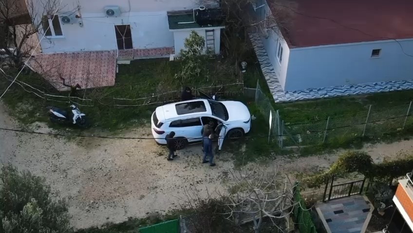 Tekirdağ&rsquo;da d&uuml;zensiz g&ouml;&ccedil;menleri yurt dışına ka&ccedil;ırmak isteyen 3 kişi tutuklandı
