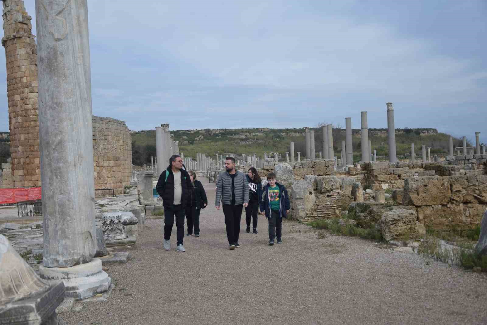 Perge Antik Kenti’ni 2024 yılında 157 bin kişi ziyaret etti
