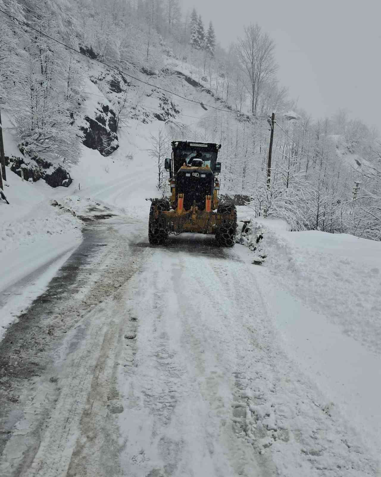 Giresun’da 432 köy yolu ulaşıma kapandı