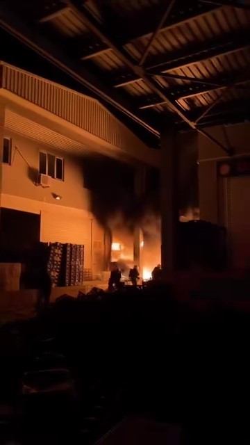 Finike Toptancı Hali’nde korkutan yangın