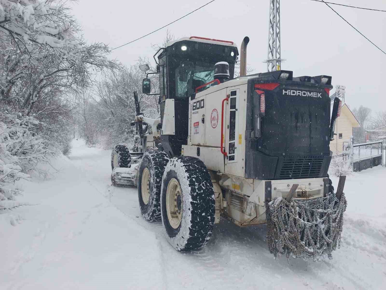Elazığ’da 172 köy yolu ulaşıma kapandı