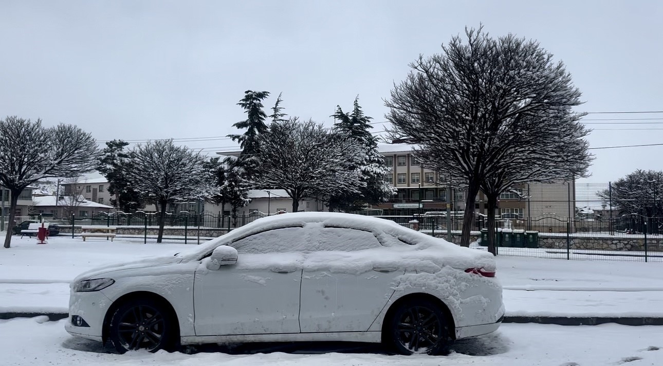 Erzincan’da kar ve tipi etkisini sürdürdü
