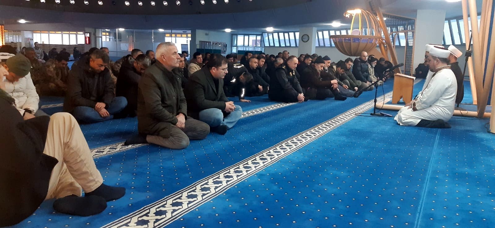 Depremde hayatını kaybedenler dualarla yad edildi