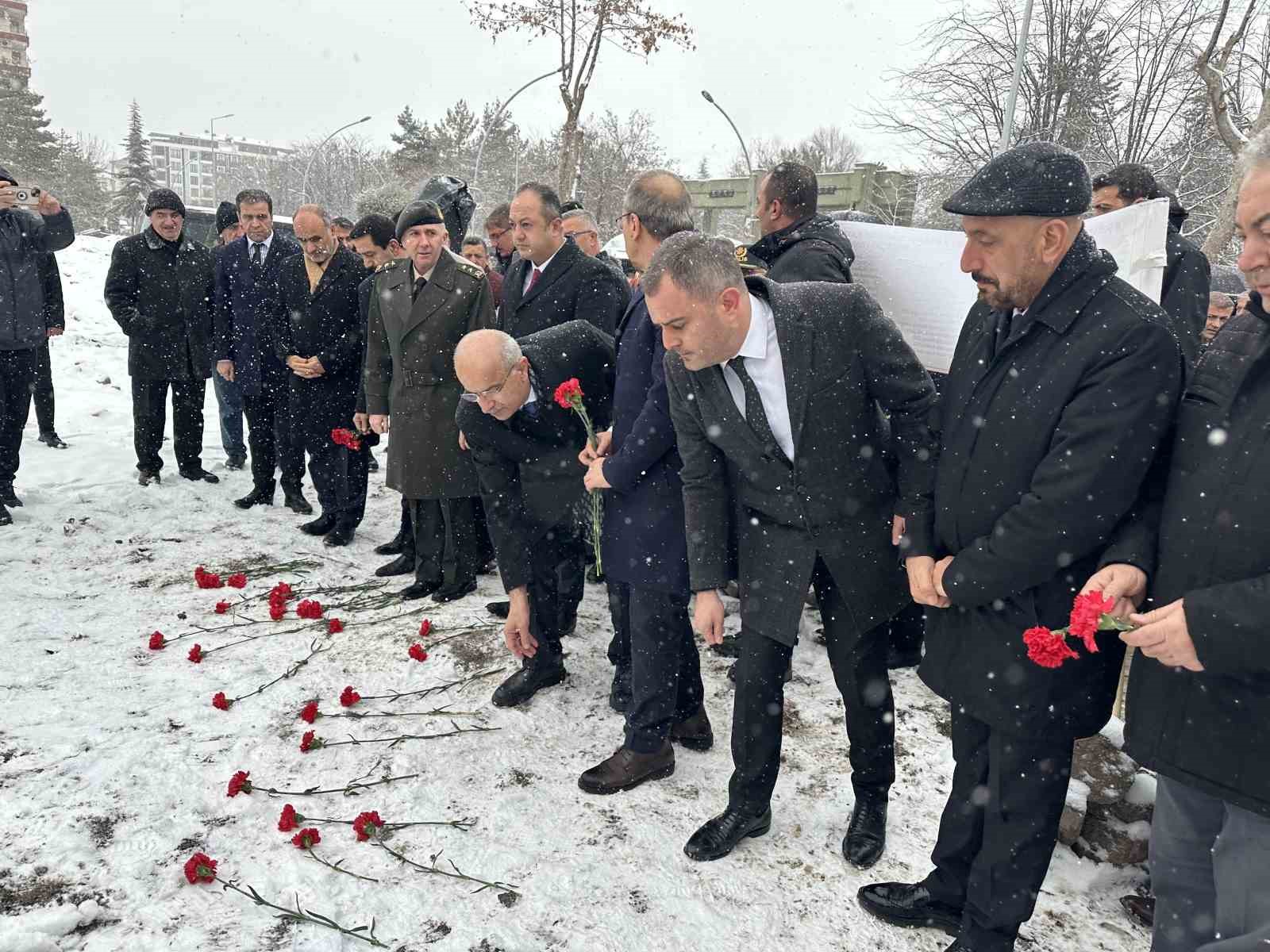 Malatya’da 6 Şubat depreminde hayatını kaybedenler anıldı