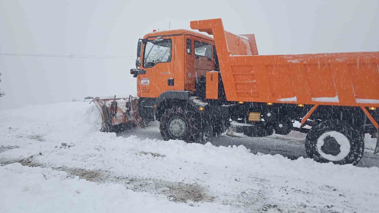 Kastamonu’da 195 köyün yolu ulaşıma kapandı
