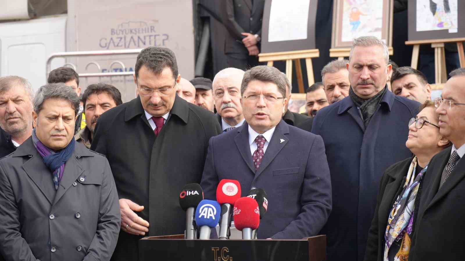 Adalet Bakanı Yılmaz Tun&ccedil;: "Deprem sonrası 3 bin 522 dosyada 248 kişi tutuklandı, bin 36 kişi hakkında adli kontrol uygulandı"
