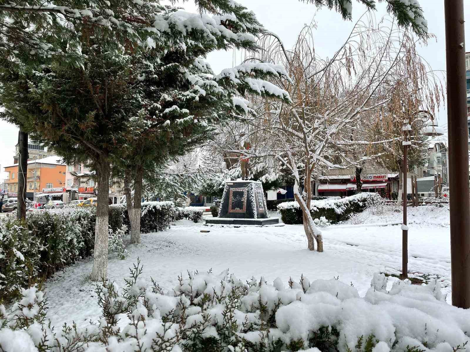 Kavak’ta kar yağışı etkili oldu