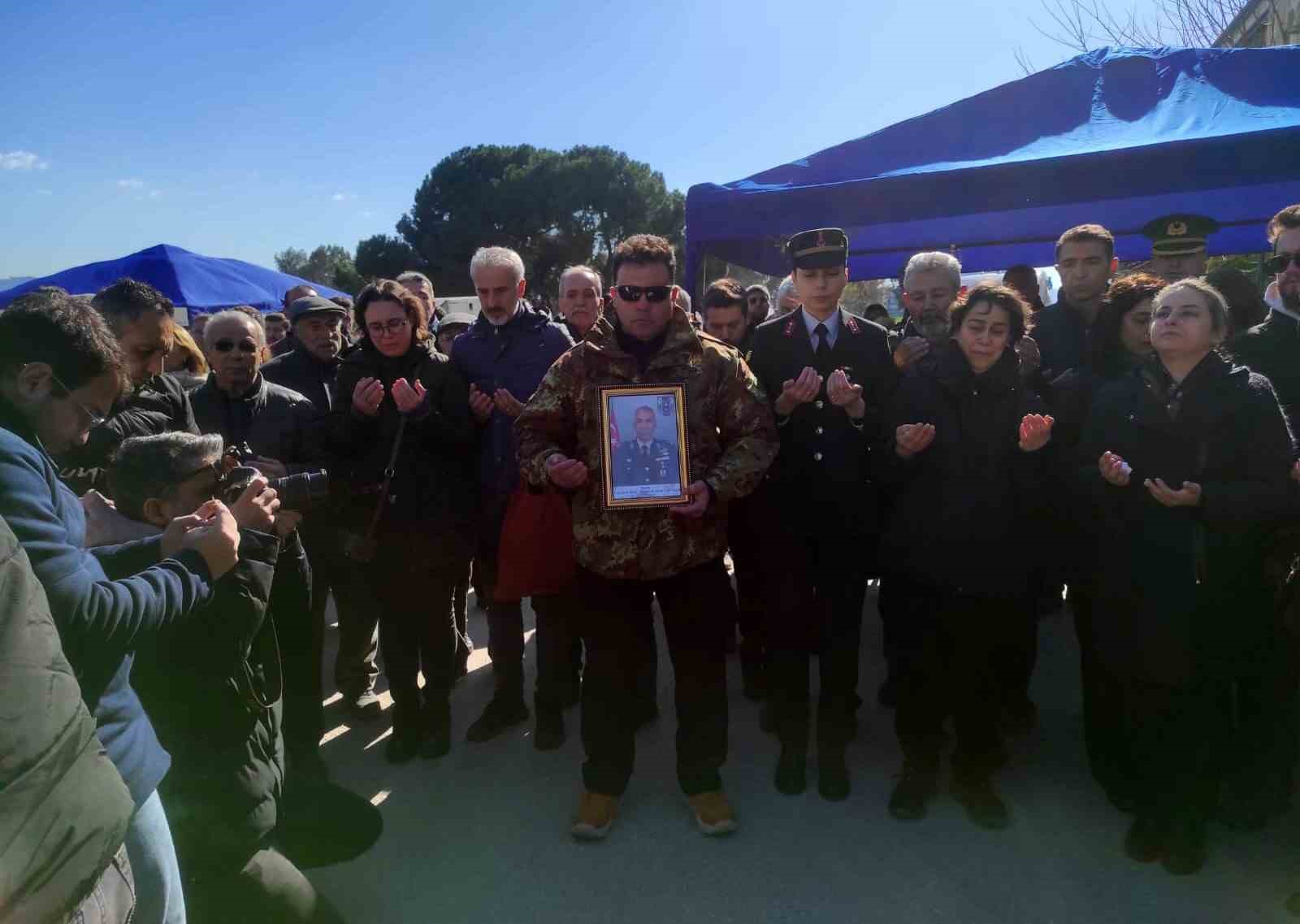 Şehit Binbaşı Yetişen için anne evinde helallik alındı
